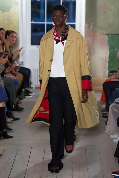 Look 28